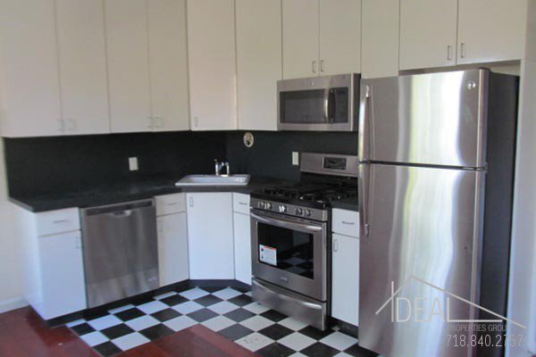 Building Photo - Terrific 2 Bedroom Apartment  in Boerum Hill!