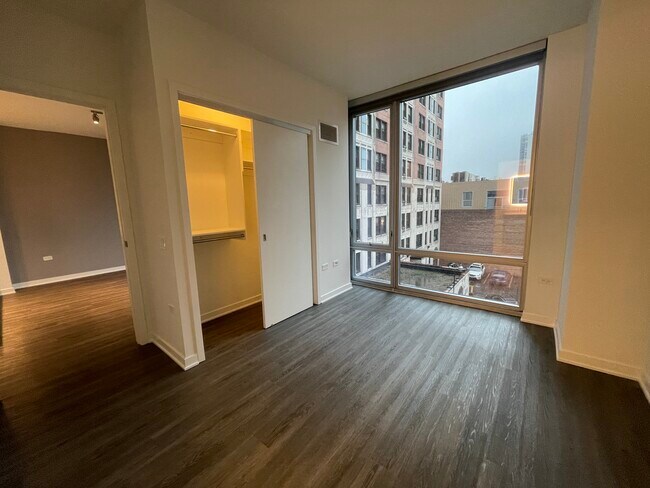 Building Photo - 1230 N Dearborn St