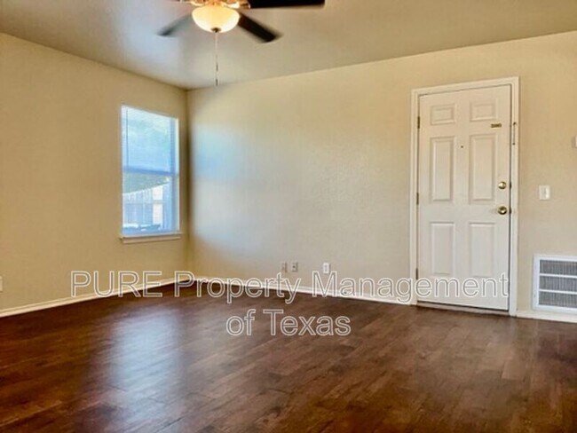 Building Photo - 615 Losoya Ct