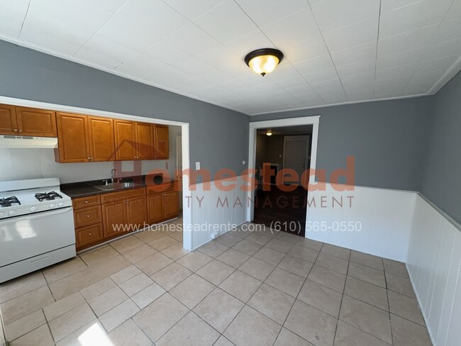 Foto del edificio - 3 Bedroom HOME in Upper Darby!