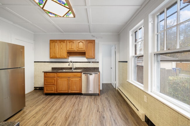 Building Photo - 116 Scofield Ave