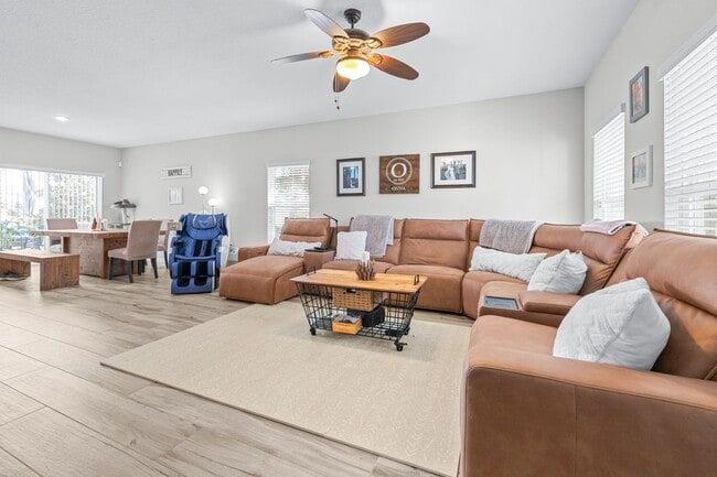 Foto del edificio - 13030 Boggy Creek Dr