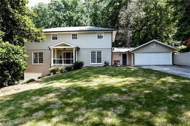 Building Photo - 165 Forrest Lake Dr NW