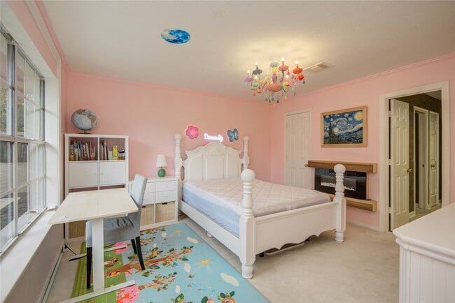 Building Photo - 3902 Lyndhurst Pl