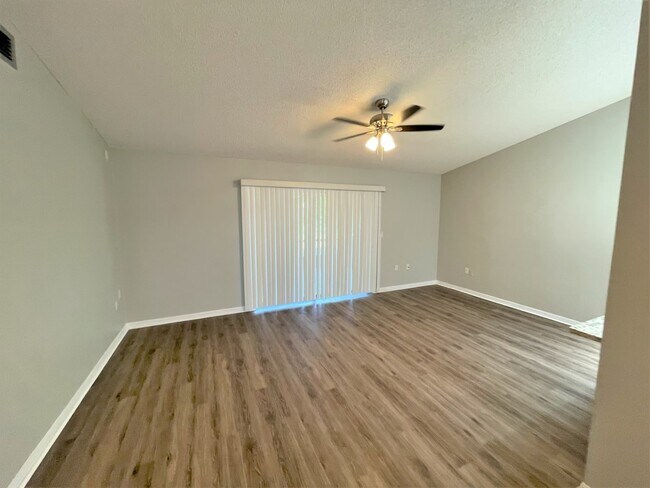 Building Photo - 21224 Alderson Ave