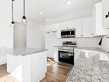 Building Photo - 821 Martin St