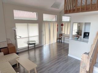 Foto principal - 8443 Sands Point Dr