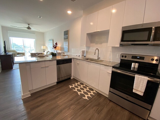 Building Photo - 1301 Spring St NW