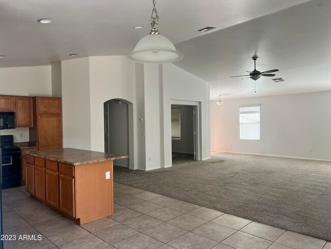 Building Photo - 14928 N 140th Ave