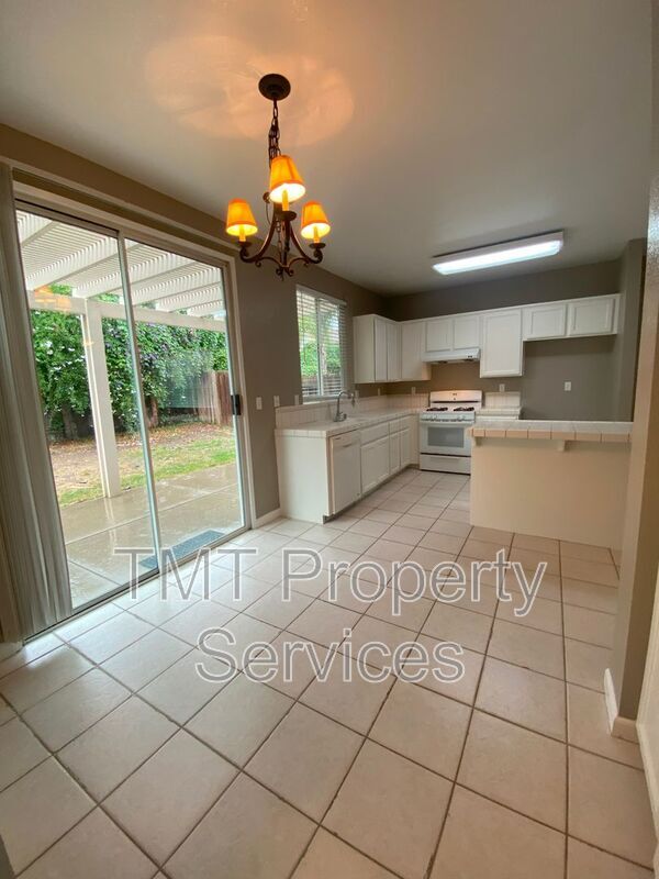 Foto del edificio - 8966 Forked Creek Way