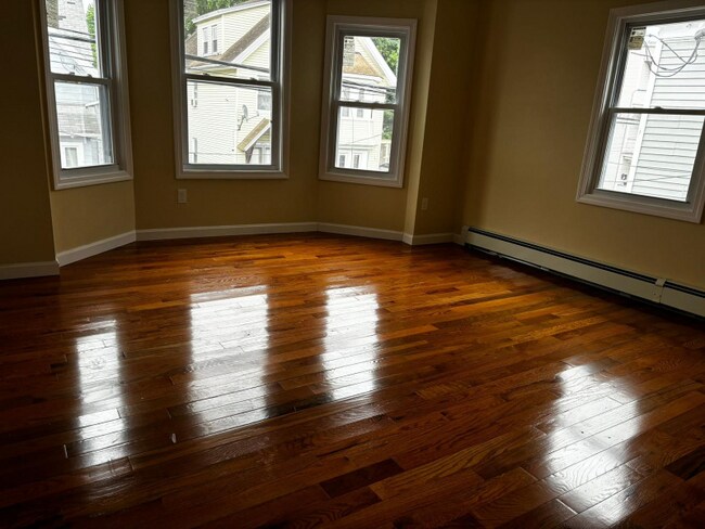 Building Photo - 156 Willow St