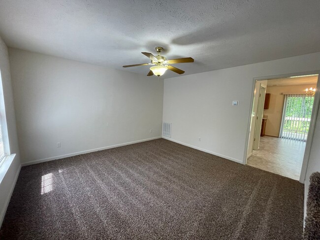 Foto del edificio - 1206 Long Meadows Dr