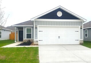 Building Photo - 15454 Maple Ter Dr