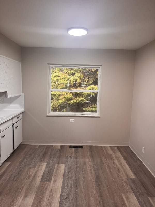 Building Photo - 12-14 Grove Ct