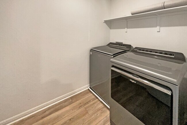 Foto del edificio - 5503 Mars Ln