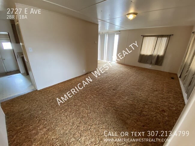 Foto del edificio - 2727 E Ave-