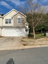 Building Photo - 205 Clusters Cir