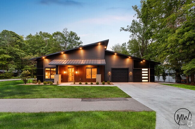 Building Photo - 17585 Mary Ln