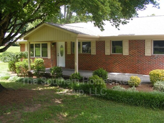 Building Photo - 1410 Crestway Cir