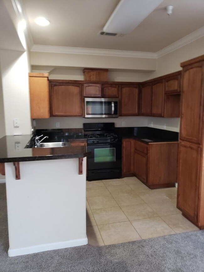 Foto del edificio - Shasta View Gardens - 3bd/2.5 ba + Office!