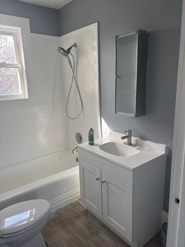 Building Photo - 201 4th St