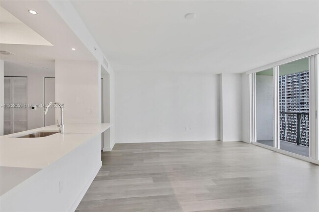 Foto del edificio - 1756 N Bayshore Dr