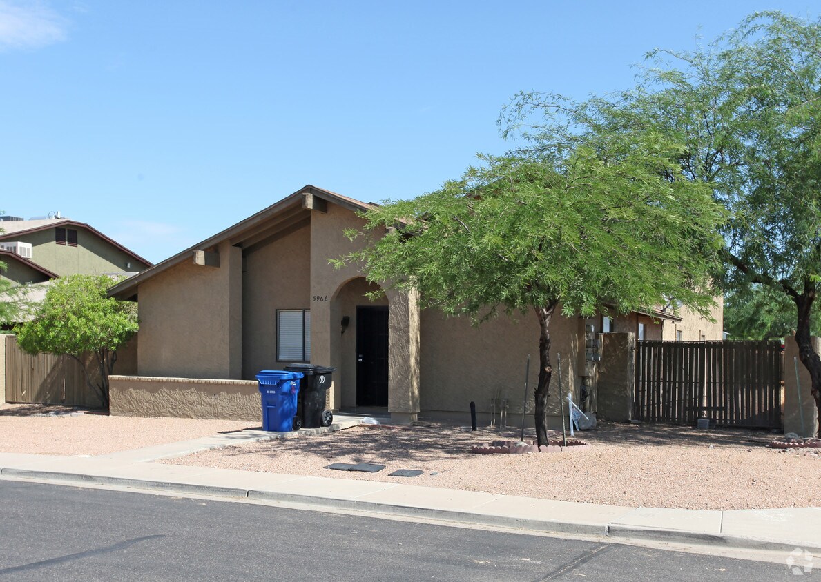 Foto principal - 5966 E Norland St
