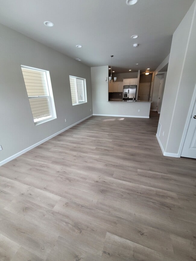 Building Photo - 6461 Old Glory Dr
