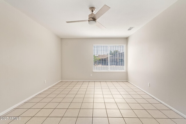 Foto del edificio - 1754 E Alta Vista Rd
