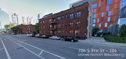Building Photo - 706 S 9th St