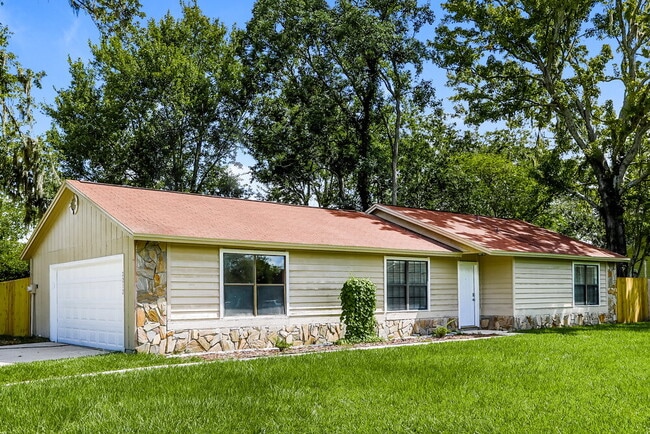 Building Photo - 2212 Albury Ct