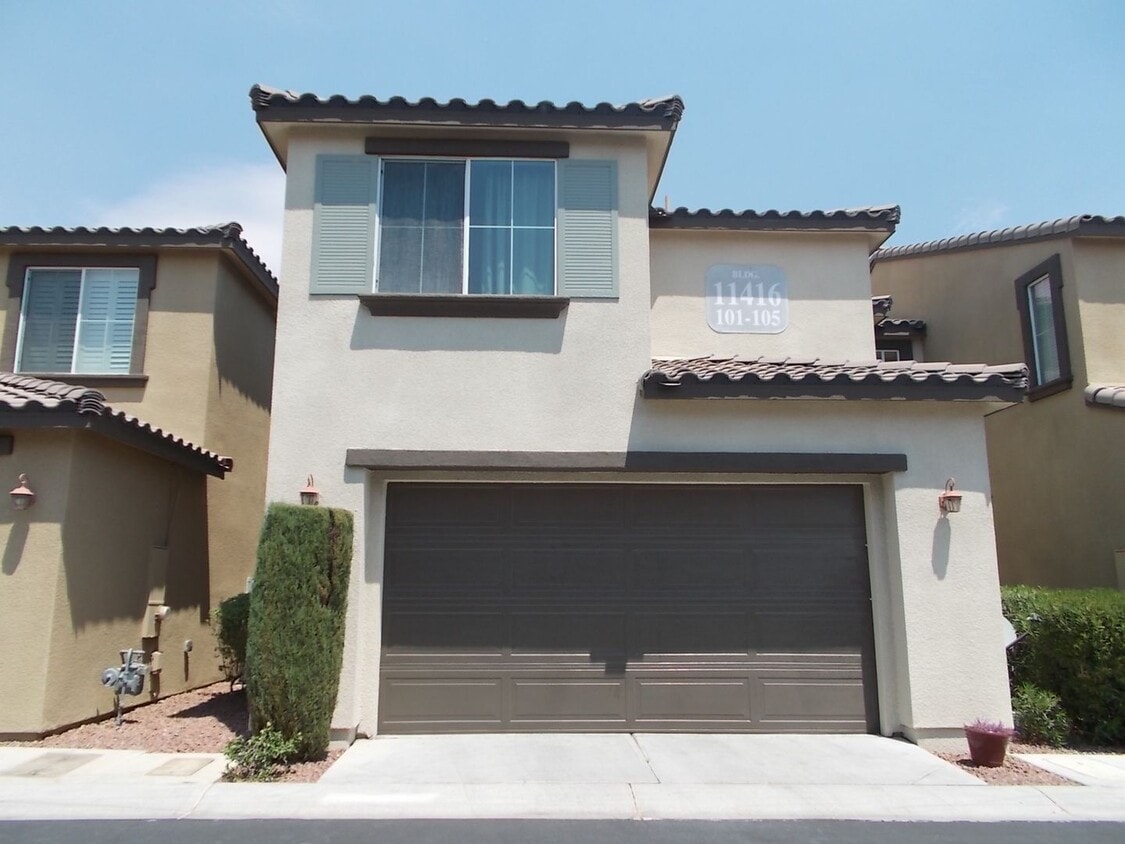 Primary Photo - Stylish Summerlin Townhome with Private Co...
