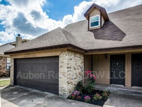Building Photo - 7716 Sable Ln
