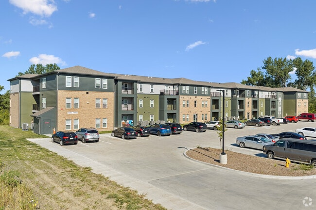 Building Photo - Union at Bluffs Run