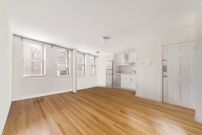 Building Photo - 5 N Margin St