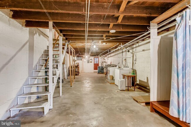 Building Photo - 2819 Brendan Ave