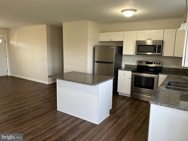 Building Photo - 189 Neptune Wy