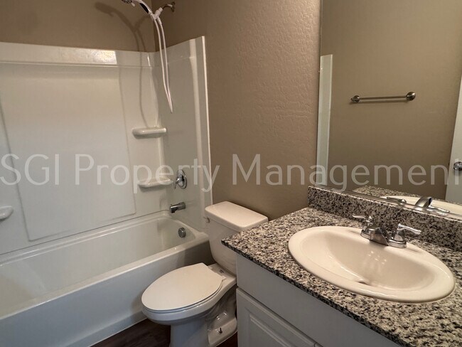 Foto del edificio - 327 Impala Ct