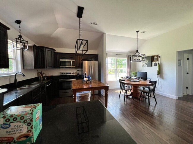 Foto del edificio - 904 E McCann Rd