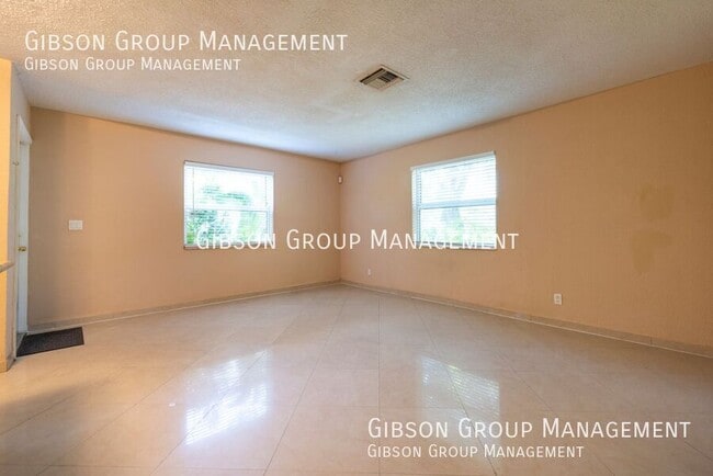 Foto del edificio - 1116 SW 4th St