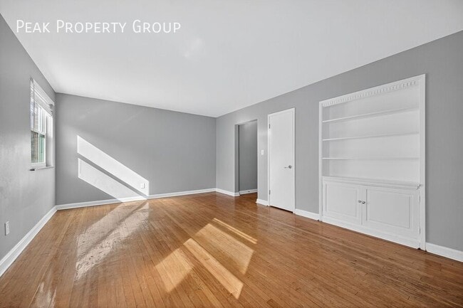 Foto del edificio - 6404 Montgomery Rd