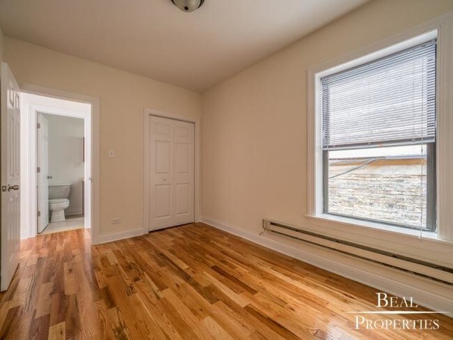 Foto del edificio - 1 bedroom in CHICAGO IL 60613