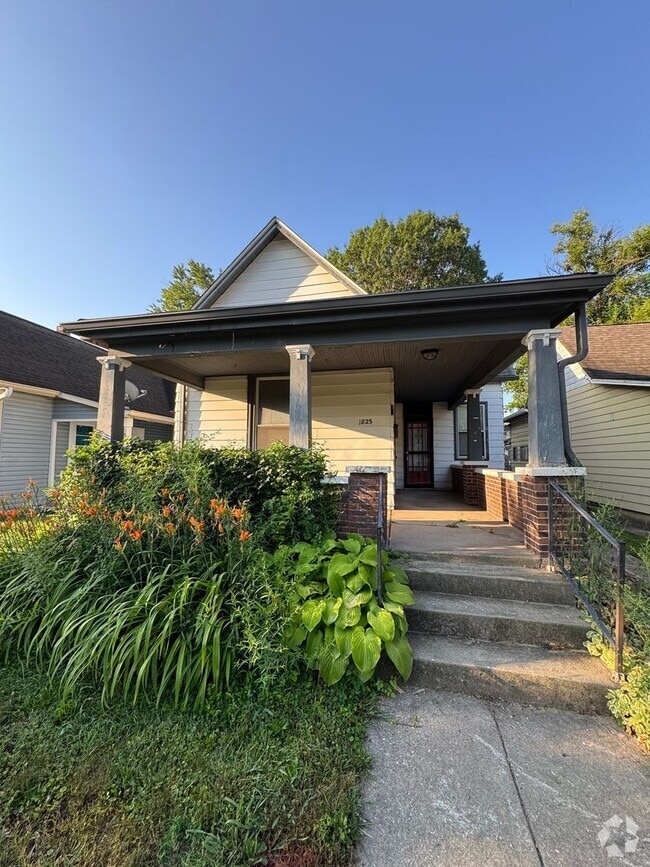 Building Photo - 1823 Hoyt Ave