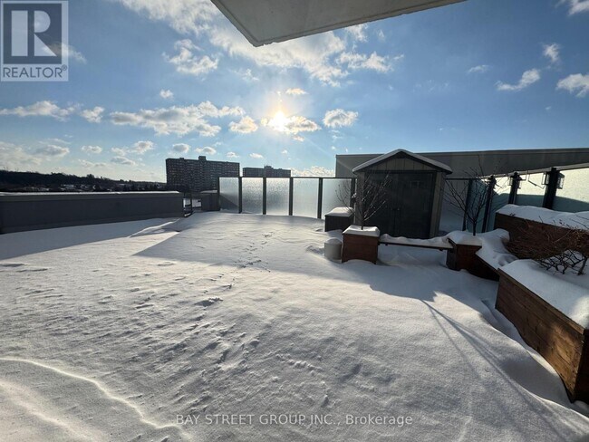 Photo du bâtiment - 9600 Yonge St