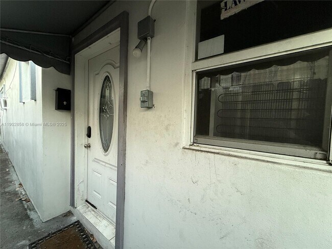 Foto del edificio - 1490 NW 34th St