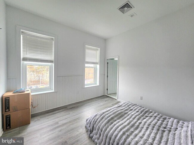 Foto del edificio - 106 S State St