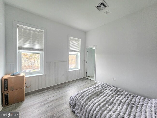 Building Photo - 106 S State St