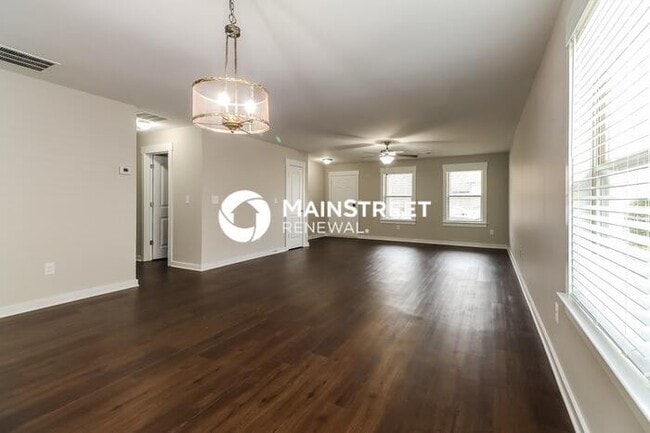 Building Photo - 3 Bedroom Pet-Friendly Home in COVINGTON, ...