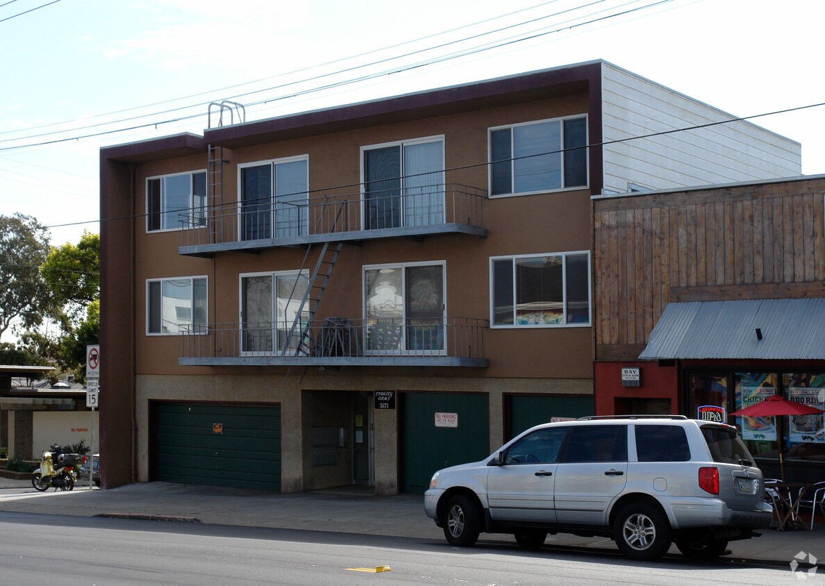 Building Photo - 3571 16th St