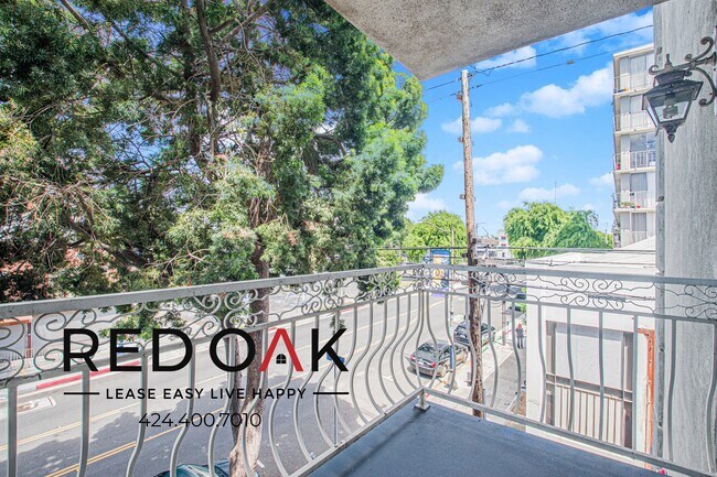 Building Photo - 518 E 4th St